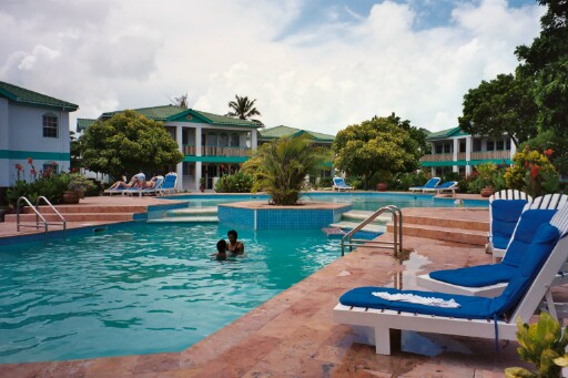 Banyon Bay pool