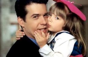 Miguel de León and child actress Daniela Aedo