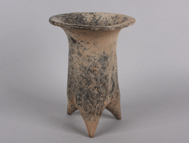 Bronze age tripod jar