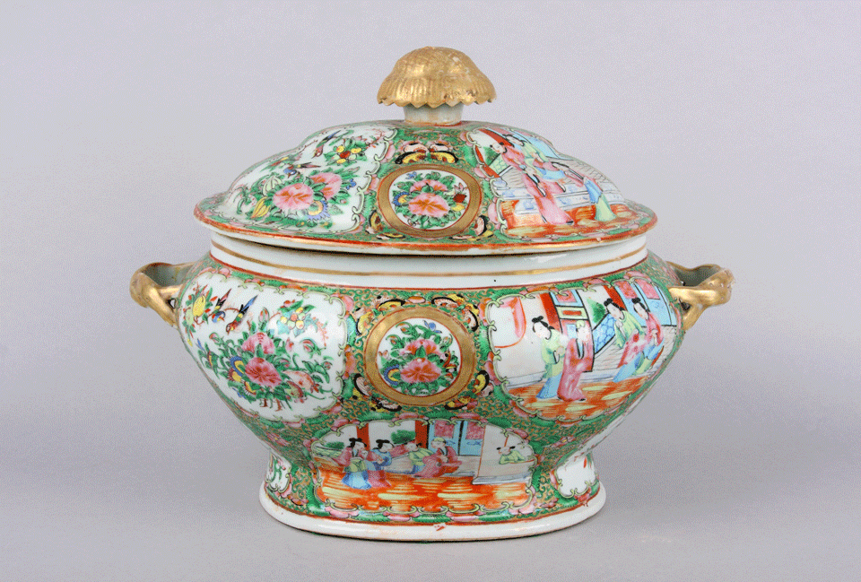 Rose Medallion tureen and lid