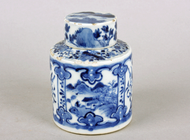 Blue and white ware tea caddy