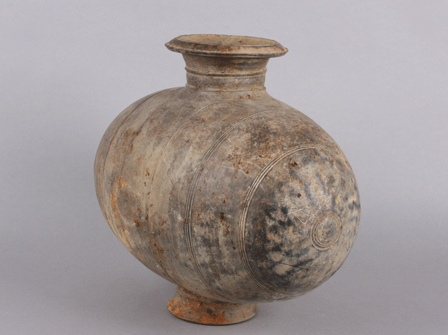 Han dynasty cocoon jar