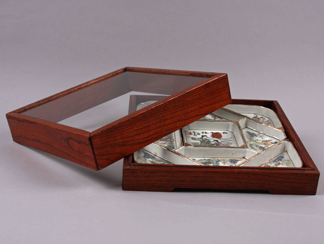Wood and porcelain tray