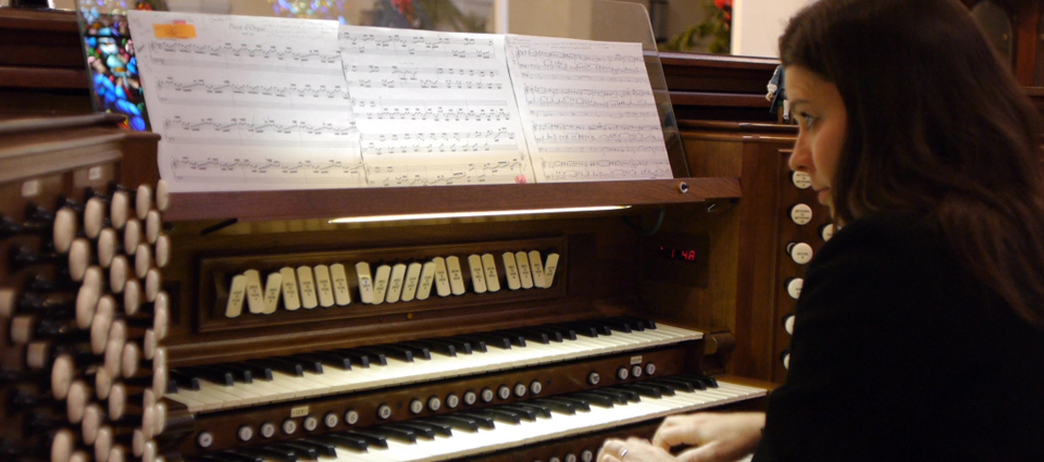 UNM Choral Director Elevates Music and Song [article image]