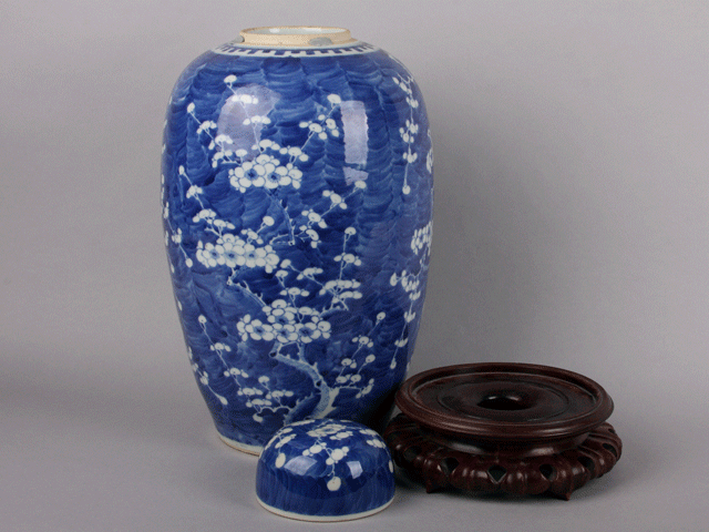Blue and white ware jar
