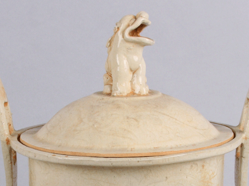 Fake Sung tripod vessel