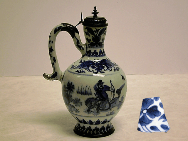 Chinese porcelain ewer